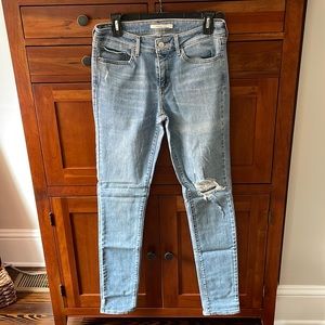 Levi’s 711 Skinny Jean